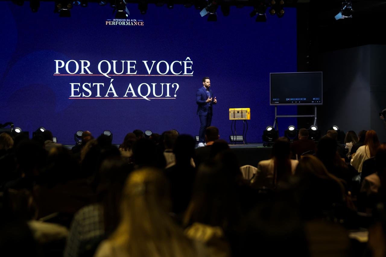 Profissionalização e Inteligência Artificial: o antídoto contra o colapso das micro e pequenas empresas no Brasil