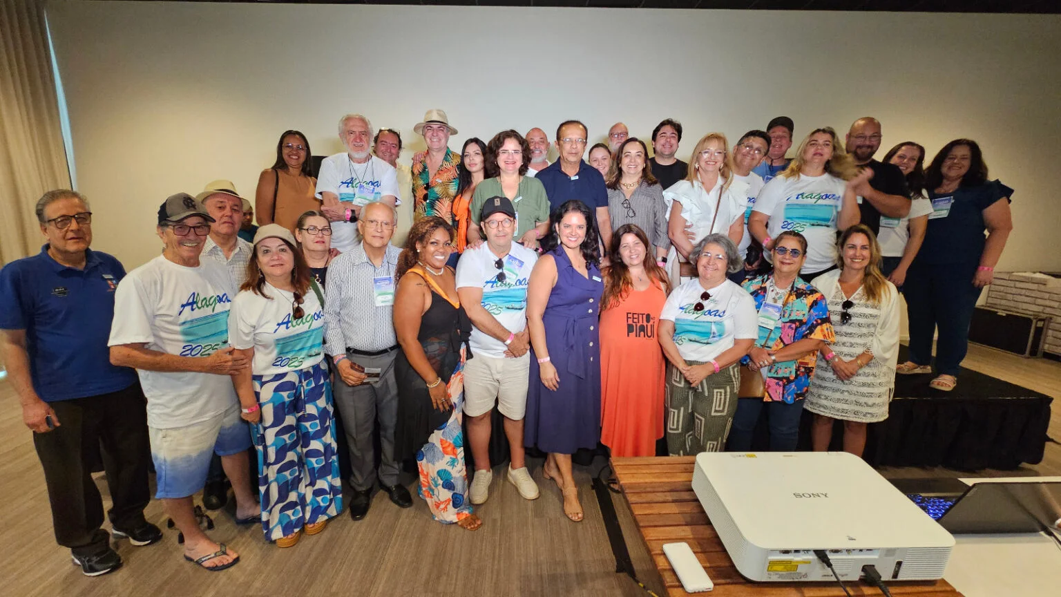 Palestra da jornalista Vânia Monteiro abre programação da tarde no 40º Congresso Nacional da ABRAJET