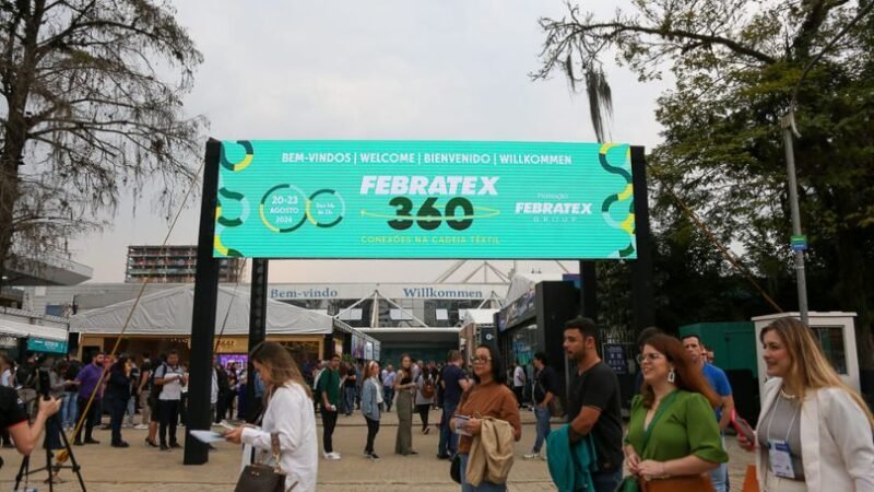 Imagens relacionada Tecnologia que captura CO₂ veste equipe da Febratex 2026 em Blumenau