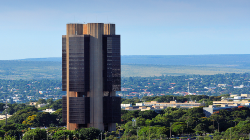 Selic cai para 13,75%: quais dívidas as empresas devem renegociar primeiro?