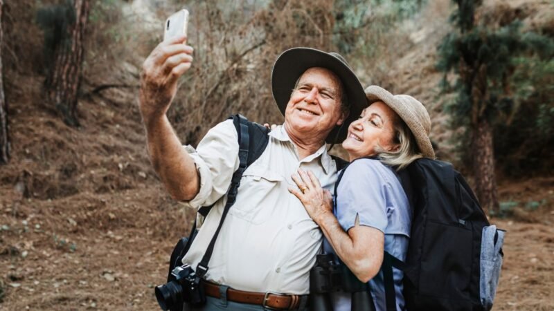 Turismo prateado: 5 tendências dos viajantes 50+