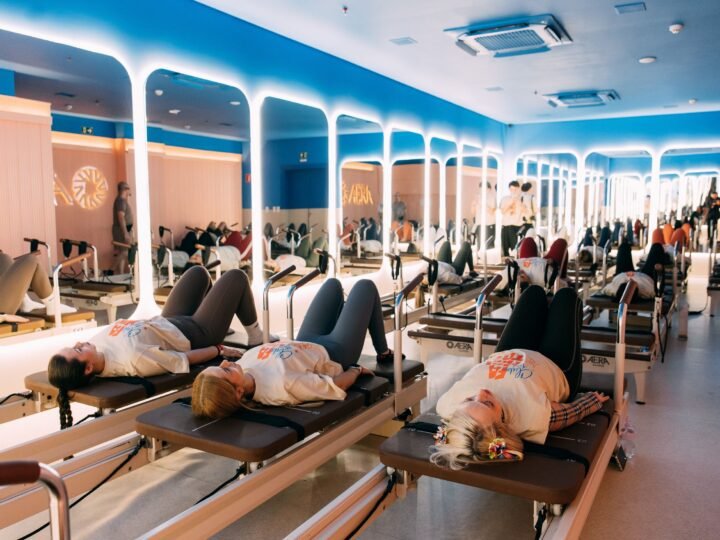 Comer, treinar e suar: Clube dos Famintos combina exercícios com open wine e comidinhas