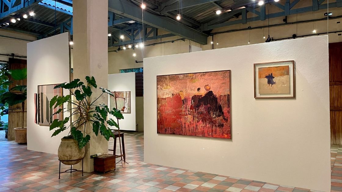 Exposição em São Paulo reflete sobre estar entre mundos
