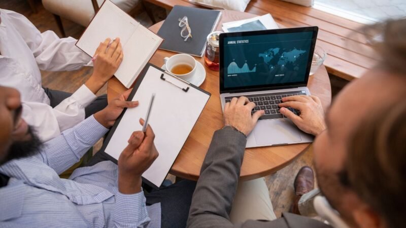 Pequenas empresas adotam tecnologia, mas ainda perdem clientes